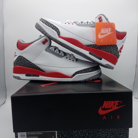 Air Jordan 3 Retro "Fire Red" - Picture 2 of 6